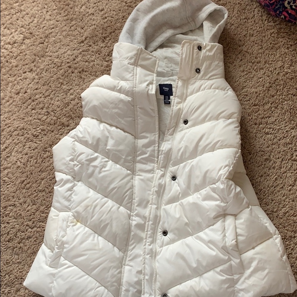 Women’s Gap White Vest w/ Grey Hood!